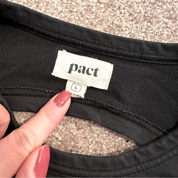 Cozy travel sweater by Pact, nearly new - Picture 5 of 5